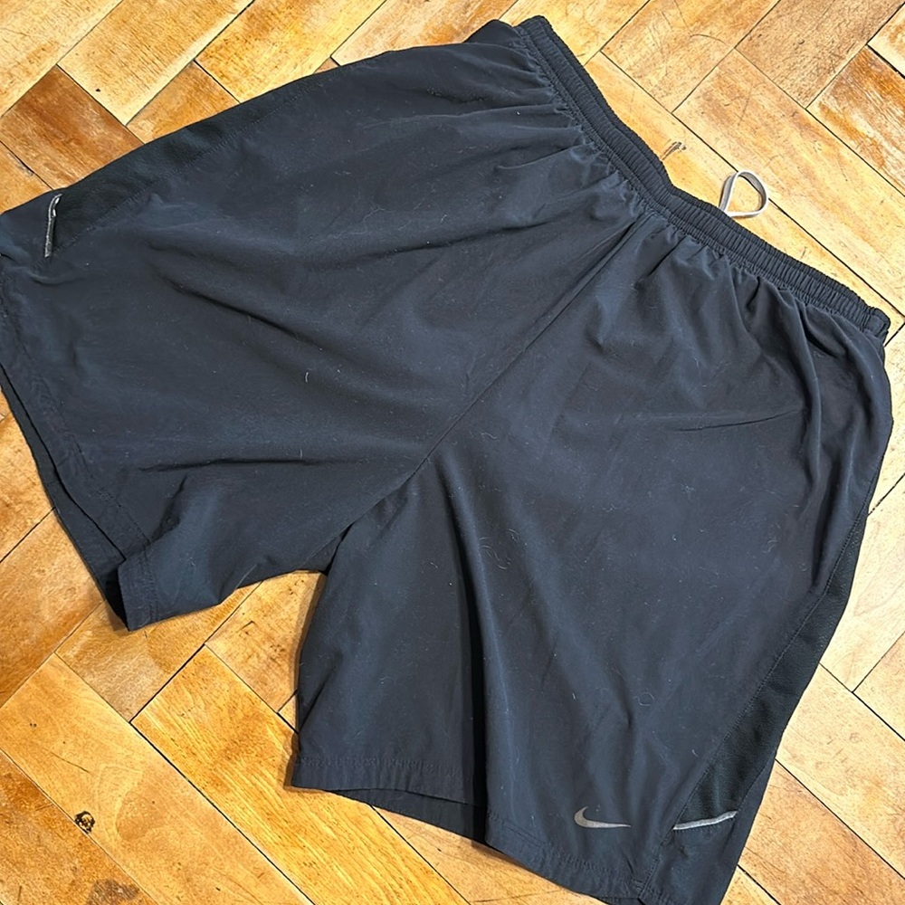 Nike running shorts with liner mens M